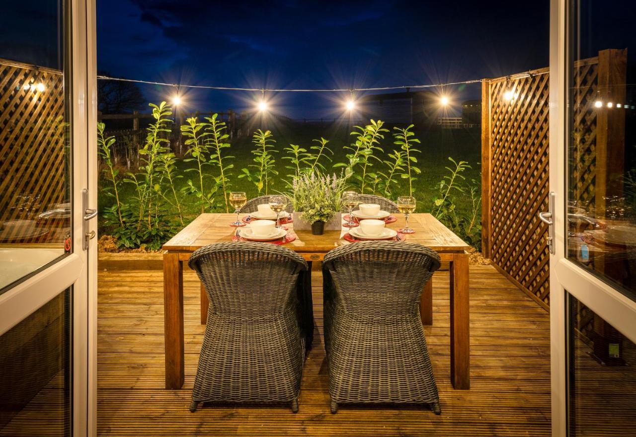 Montana Log Cabin - Ockeridge Rural Retreats Wichenford 외부 사진