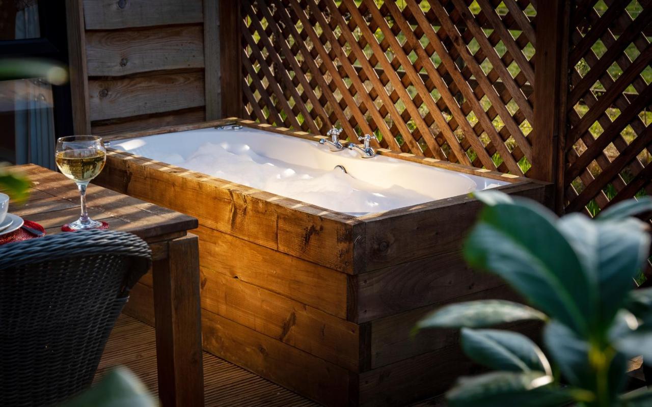 Montana Log Cabin - Ockeridge Rural Retreats Wichenford 외부 사진