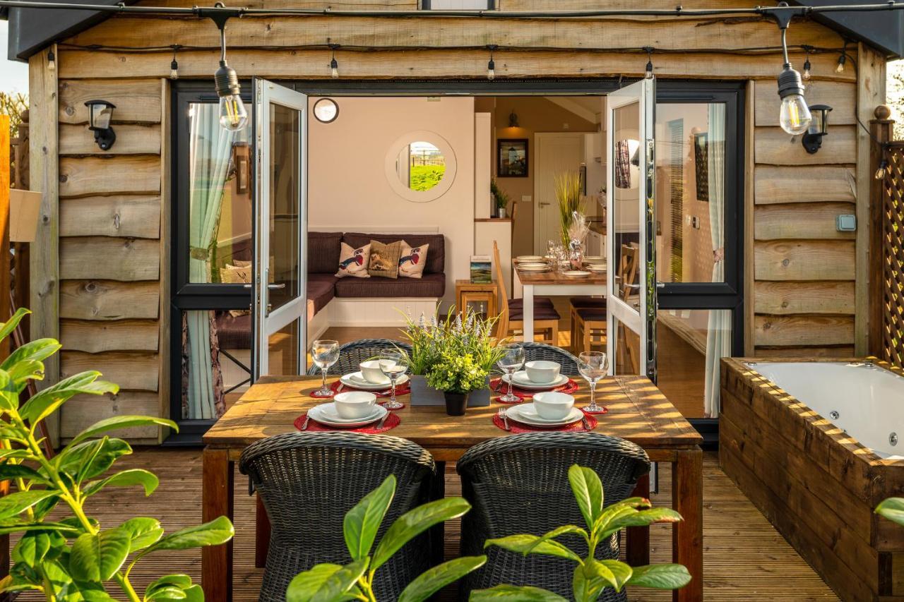 Montana Log Cabin - Ockeridge Rural Retreats Wichenford 외부 사진