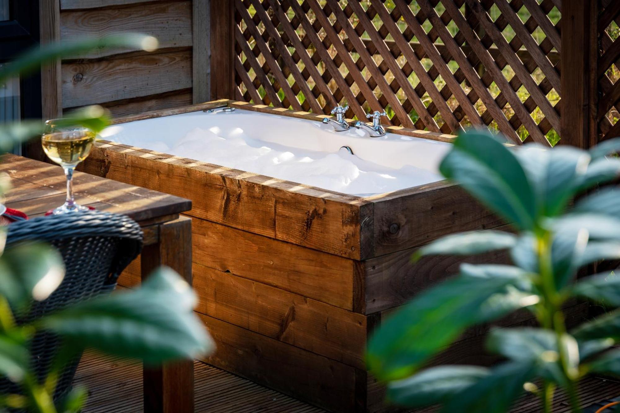 Montana Log Cabin - Ockeridge Rural Retreats Wichenford 외부 사진